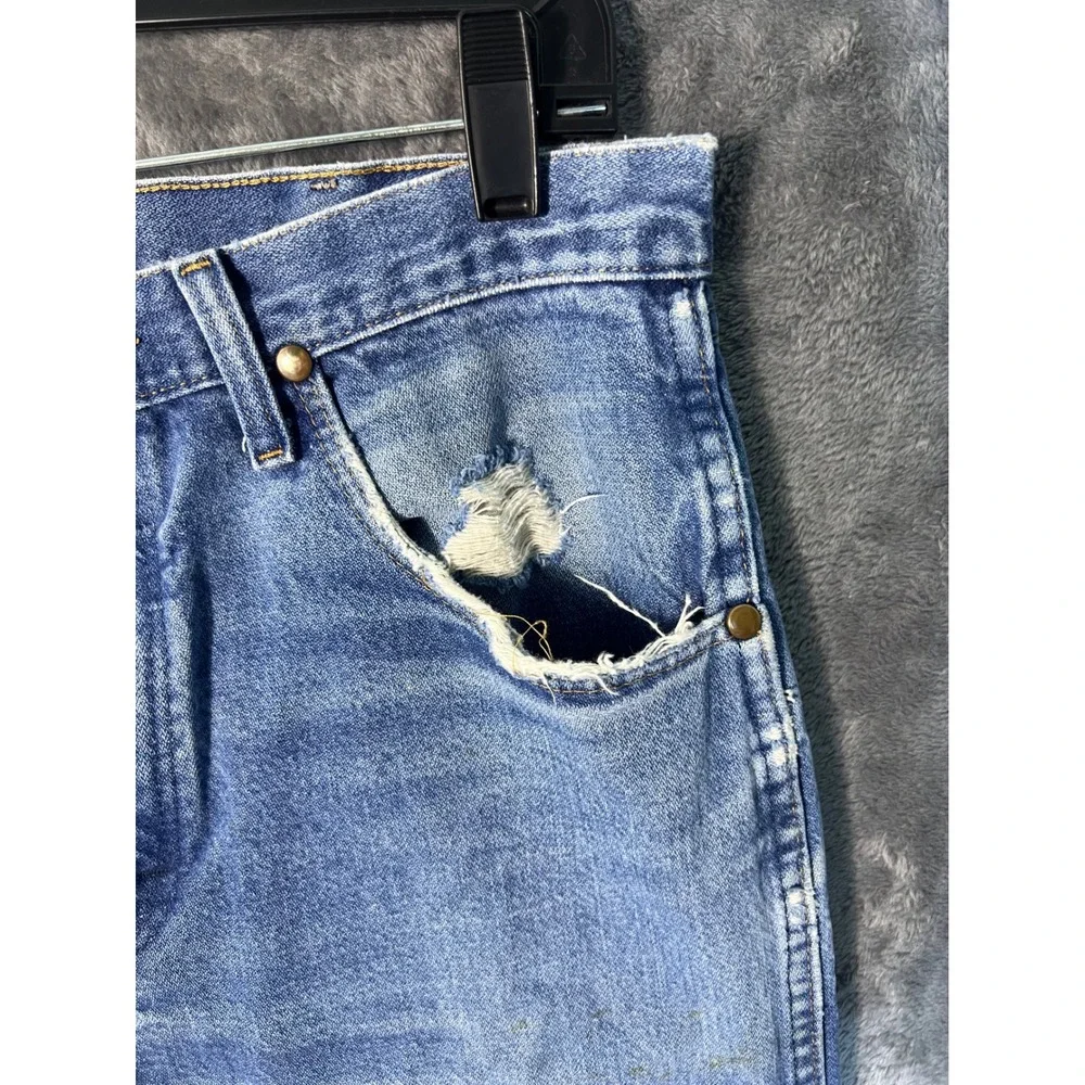 Wrangler 31x32 Relaxed Fit Jeans Medium Wash Distressed Denim Mens